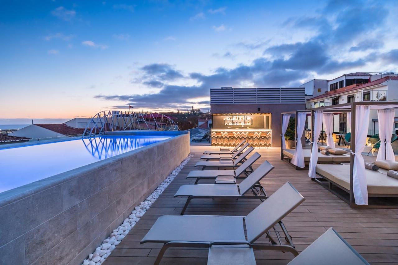 Barcelo Funchal Oldtown Hotell Eksteriør bilde Rooftop pool at the hotel
