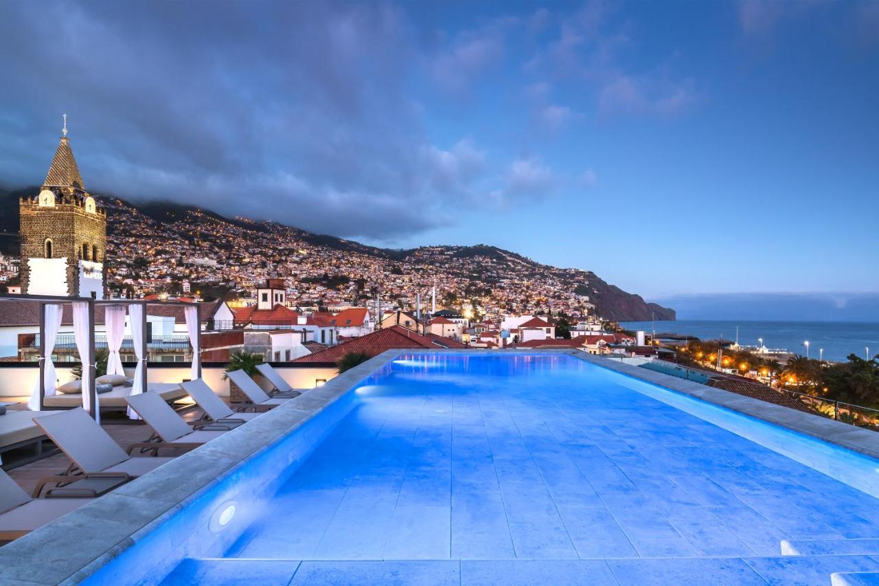 Barcelo Funchal Oldtown Hotell Eksteriør bilde The pool at the Belmond Madeira, overlooking Funchal