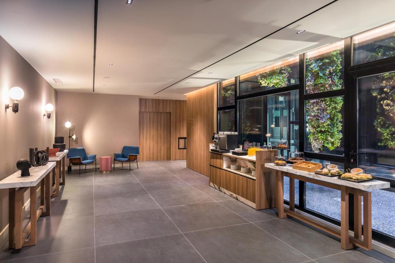 Barcelo Funchal Oldtown Hotell Eksteriør bilde The lounge at London Heathrow Airport
